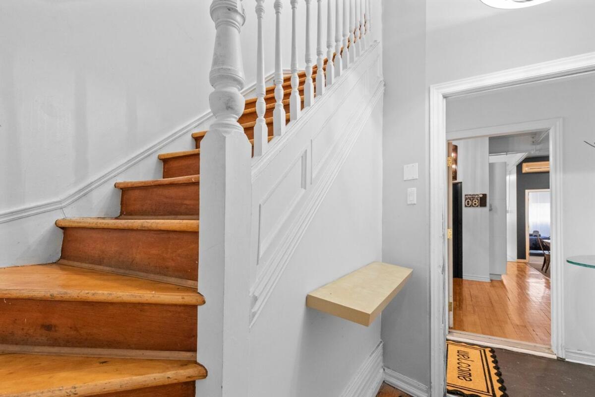 Lofty Urban Duplex Two Story Getaway Apartamento